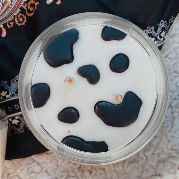 Cowprint 🐄 Soy Candle Handmade in California - Picture 2 of 2